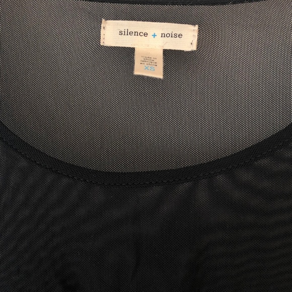 Silence + Noise Sheer Top Size XS - Picture 3 of 5